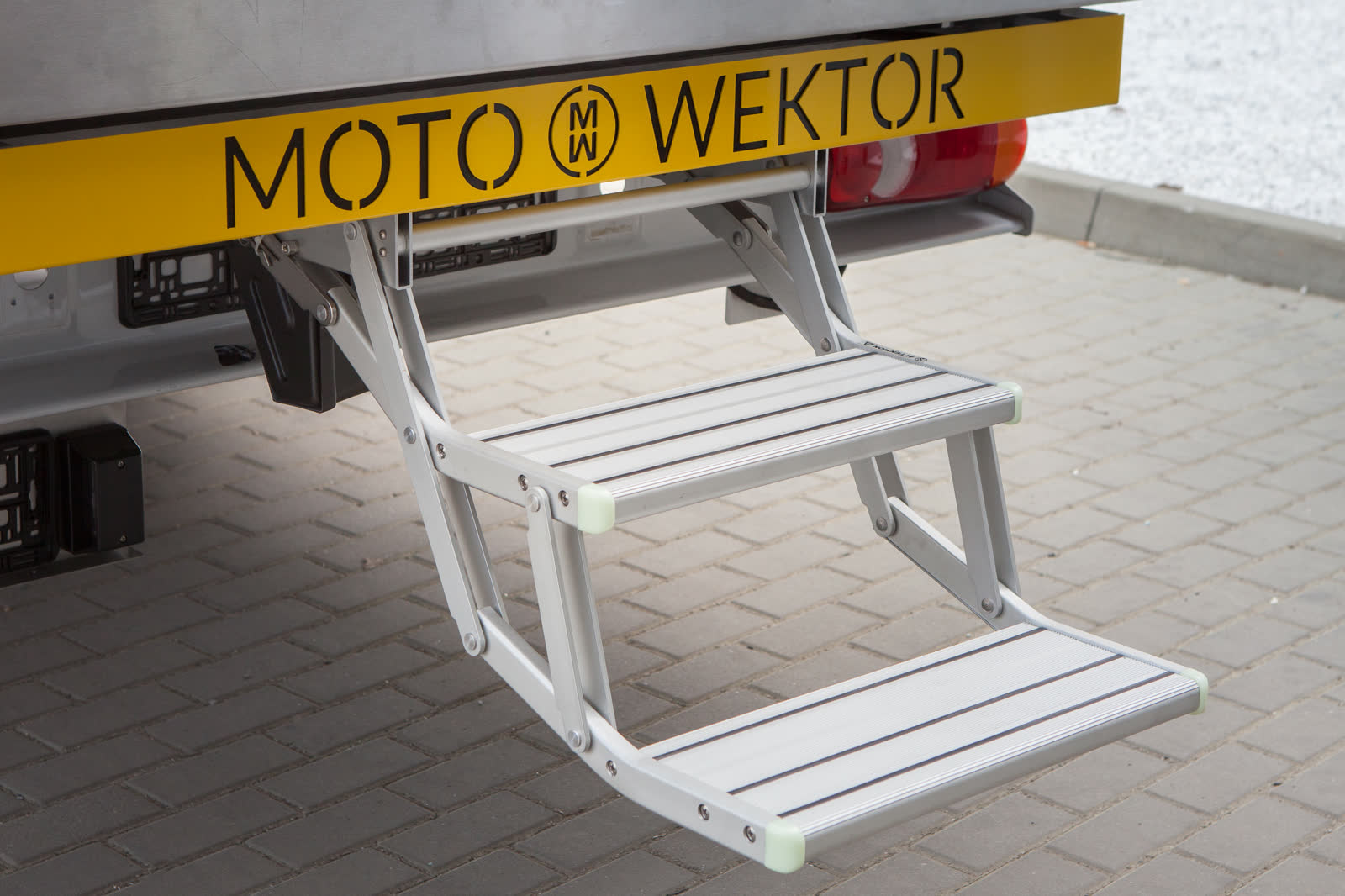 Kontener dystrybucyjny Moto Wektor 2017 — zdjęcie 4 | Moto Wektor