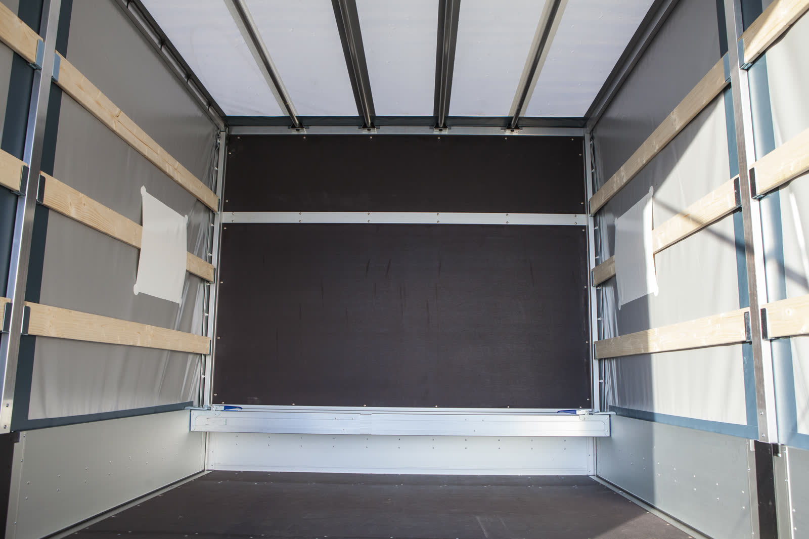 Skrzynia z kabiną sypialną Twin Cab S na podwoziu Renault Master L4 4332mm — zdjęcie 4 | Moto Wektor