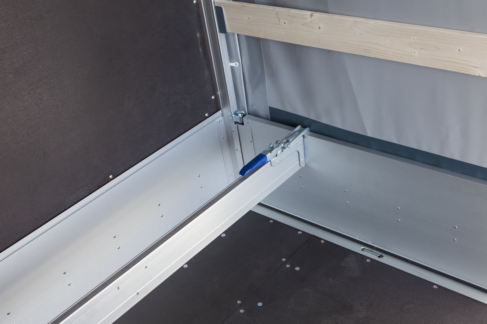 Skrzynia z kabiną sypialną Twin Cab S na podwoziu Renault Master L4 4332mm — zdjęcie 5 | Moto Wektor